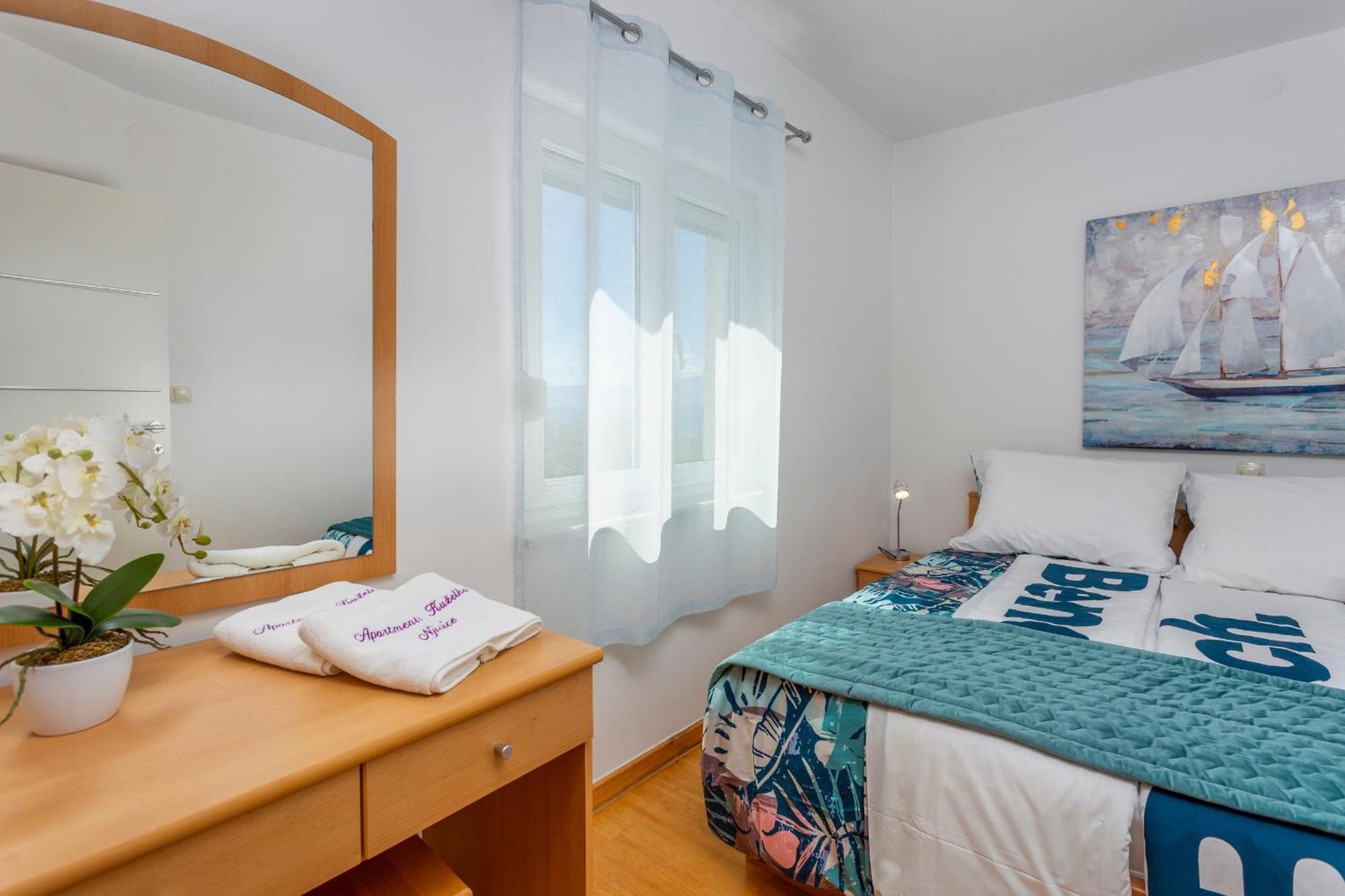 Apartments By The Sea Njivice, Krk - 5296 Quarto foto